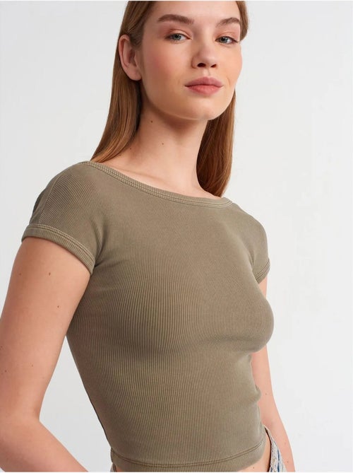 DILVIN T-shirt Court Femme À Col Carré Et Découpe - Kiabi
