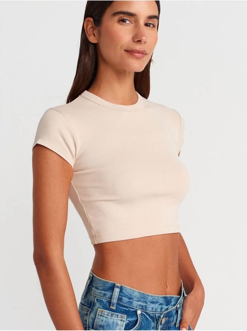 DILVIN T-shirt Court Femme Coupe Ajustée Col Rond - Kiabi DILVIN T-shirt Court Femme Coupe Ajustée Col Rond - Kiabi