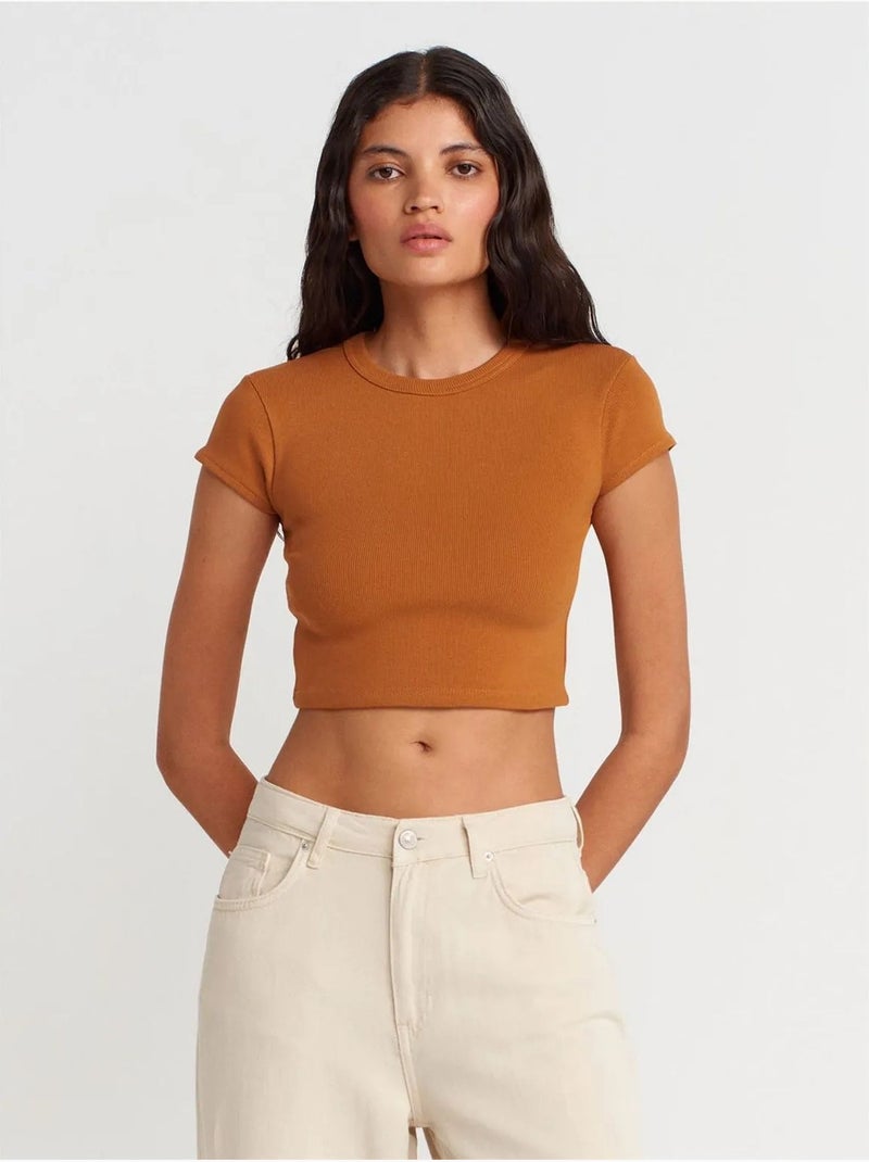 DILVIN T-shirt Court Femme Coupe Ajustée Col Rond Camel - Kiabi