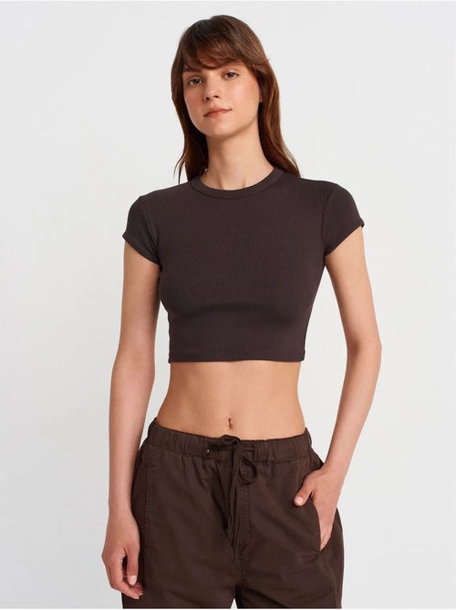 DILVIN T-shirt Court Femme Coupe Ajustée Col Rond - Kiabi DILVIN T-shirt Court Femme Coupe Ajustée Col Rond - Kiabi