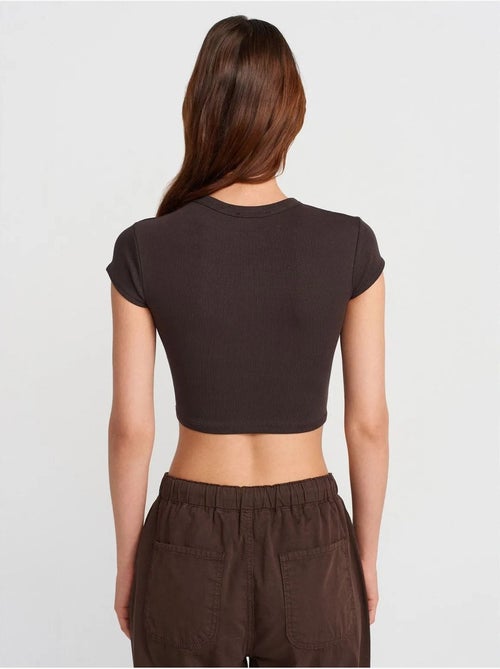 DILVIN T-shirt Court Femme Coupe Ajustée Col Rond - Kiabi DILVIN T-shirt Court Femme Coupe Ajustée Col Rond - Kiabi