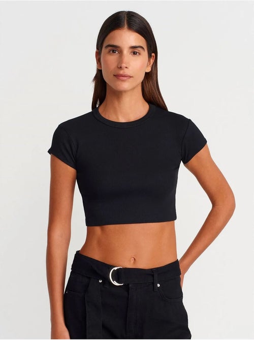 DILVIN T-shirt Court Femme Coupe Ajustée Col Rond - Kiabi DILVIN T-shirt Court Femme Coupe Ajustée Col Rond - Kiabi