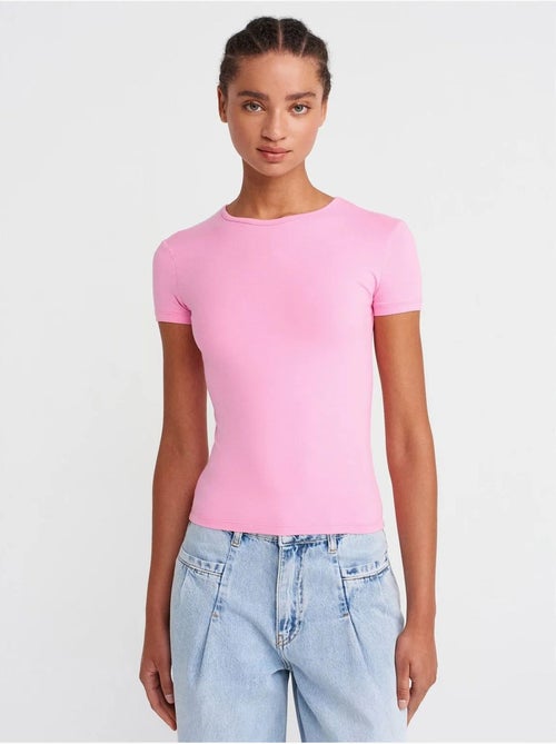 DILVIN T-shirt Court Femme, Coupe Ajustée, Col Rond - Kiabi DILVIN T-shirt Court Femme, Coupe Ajustée, Col Rond - Kiabi