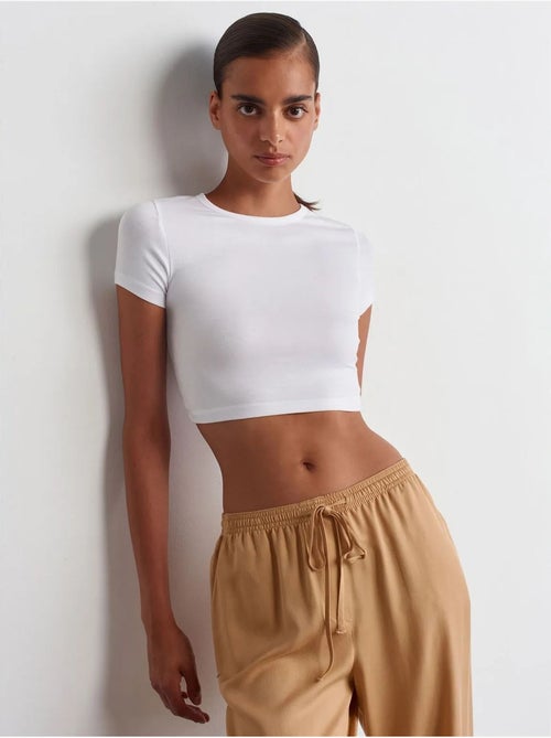 DILVIN T-shirt Crop Femme Coupe Slim À Col Rond - Kiabi DILVIN T-shirt Crop Femme Coupe Slim À Col Rond - Kiabi