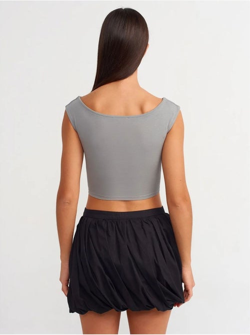 DILVIN T-shirt Crop Sans Manches À Col Bateau - Kiabi DILVIN T-shirt Crop Sans Manches À Col Bateau - Kiabi