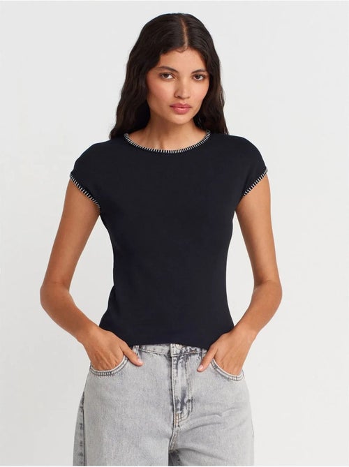DILVIN T-shirt En Jersey De Coton, Coupe Ajustée - Kiabi DILVIN T-shirt En Jersey De Coton, Coupe Ajustée - Kiabi