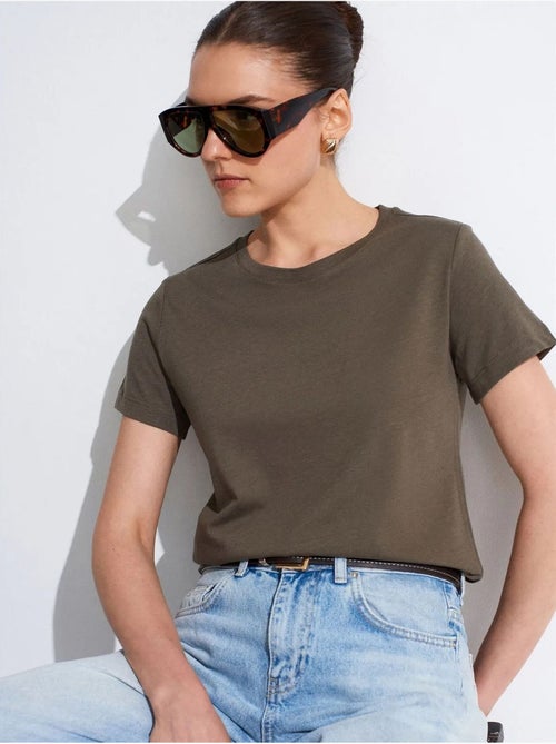 DILVIN T-shirt Femme À Col Rond Et Manches Courtes - Kiabi DILVIN T-shirt Femme À Col Rond Et Manches Courtes - Kiabi