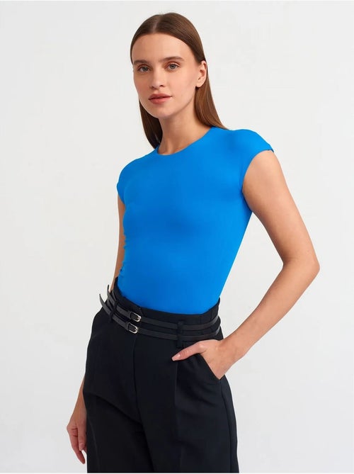 DILVIN T-shirt Femme Coupe Ajustée Col Rond - Kiabi DILVIN T-shirt Femme Coupe Ajustée Col Rond - Kiabi