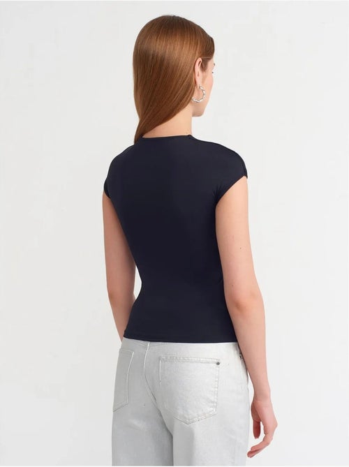 DILVIN T-shirt Femme Coupe Ajustée Col Rond - Kiabi DILVIN T-shirt Femme Coupe Ajustée Col Rond - Kiabi
