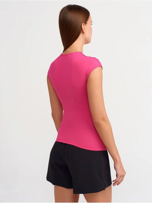 DILVIN T-shirt Femme Coupe Ajustée Col Rond - Kiabi DILVIN T-shirt Femme Coupe Ajustée Col Rond - Kiabi
