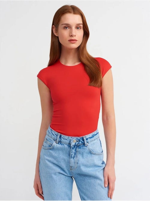 DILVIN T-shirt Femme Coupe Ajustée Col Rond - Kiabi DILVIN T-shirt Femme Coupe Ajustée Col Rond - Kiabi