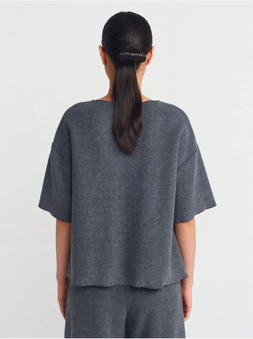 DILVIN T-shirt Femme Coupe Ample À Col Rond - Kiabi DILVIN T-shirt Femme Coupe Ample À Col Rond - Kiabi