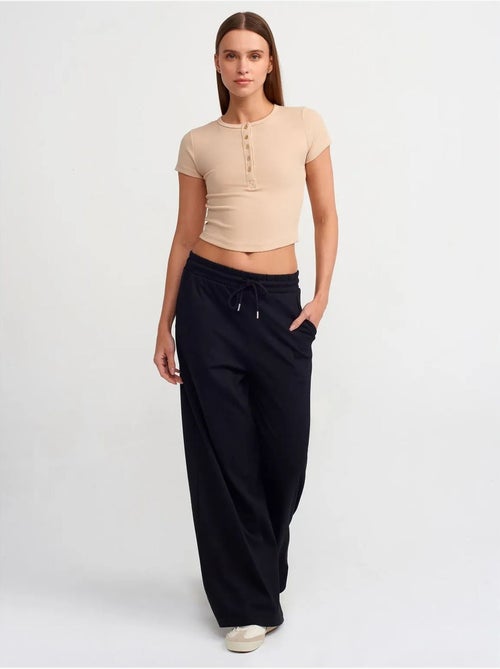 DILVIN T-shirt Femme Court Coupe Slim À Col Rond - Kiabi DILVIN T-shirt Femme Court Coupe Slim À Col Rond - Kiabi