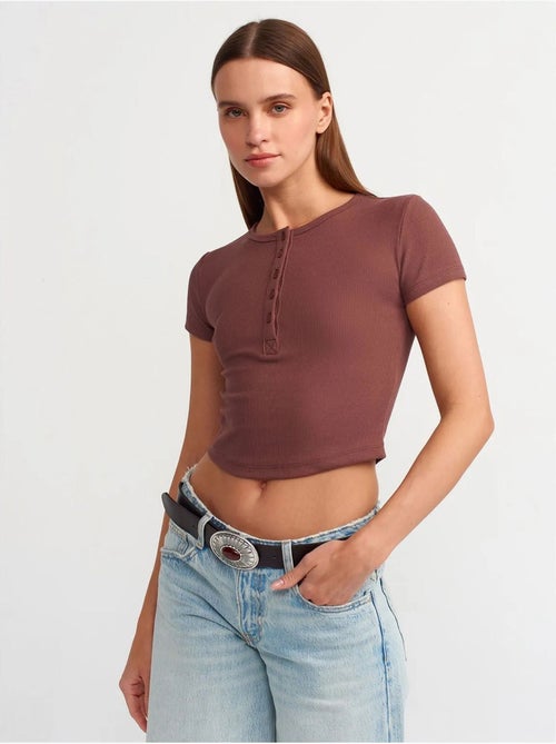 DILVIN T-shirt Femme Court Coupe Slim À Col Rond - Kiabi DILVIN T-shirt Femme Court Coupe Slim À Col Rond - Kiabi