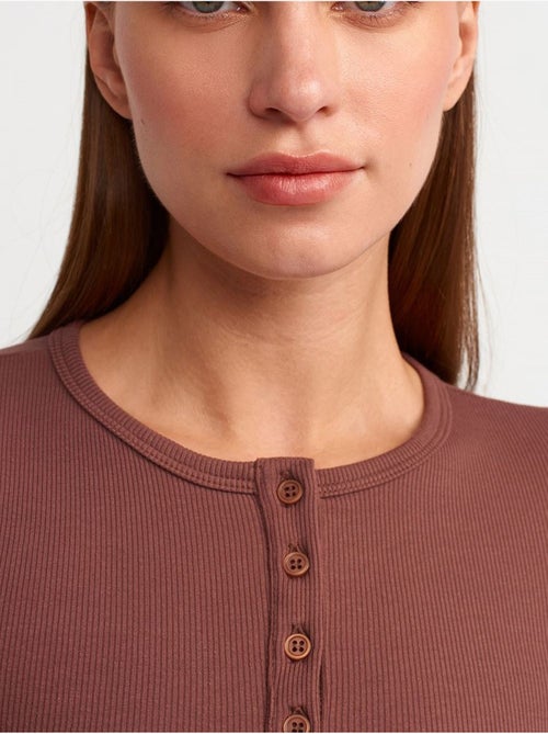 DILVIN T-shirt Femme Court Coupe Slim À Col Rond - Kiabi DILVIN T-shirt Femme Court Coupe Slim À Col Rond - Kiabi