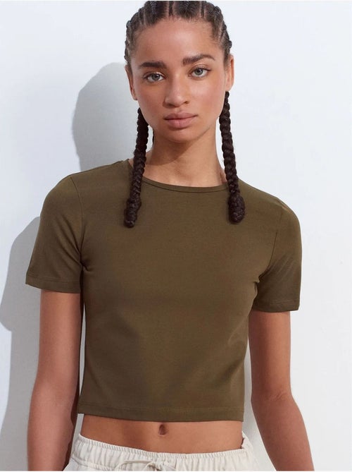 DILVIN T-shirt Femme Crop Coupe Slim À Col Rond - Kiabi DILVIN T-shirt Femme Crop Coupe Slim À Col Rond - Kiabi