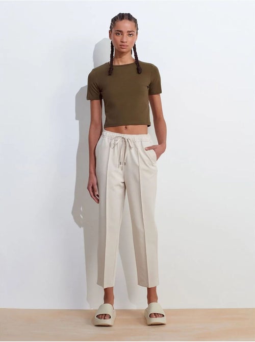 DILVIN T-shirt Femme Crop Coupe Slim À Col Rond - Kiabi DILVIN T-shirt Femme Crop Coupe Slim À Col Rond - Kiabi