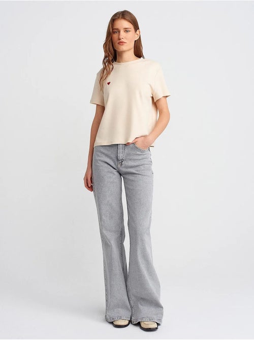 Dilvin t-shirt femme en coton à col rond et broderie - Kiabi Dilvin t-shirt femme en coton à col rond et broderie - Kiabi