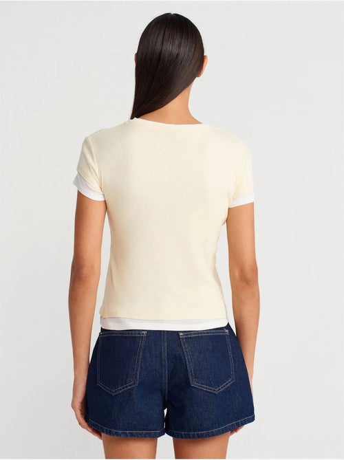 DILVIN T-shirt Femme En Coton À Col V Et Patte De Boutonnage - Kiabi DILVIN T-shirt Femme En Coton À Col V Et Patte De Boutonnage - Kiabi