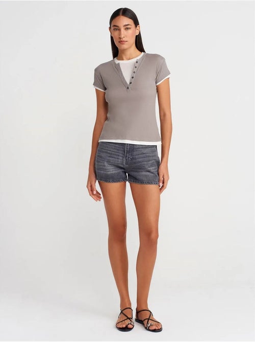 DILVIN T-shirt Femme En Coton À Col V Et Patte De Boutonnage - Kiabi DILVIN T-shirt Femme En Coton À Col V Et Patte De Boutonnage - Kiabi