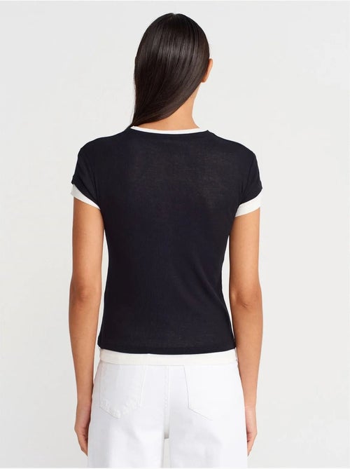 DILVIN T-shirt Femme En Coton À Col V Et Patte De Boutonnage - Kiabi DILVIN T-shirt Femme En Coton À Col V Et Patte De Boutonnage - Kiabi