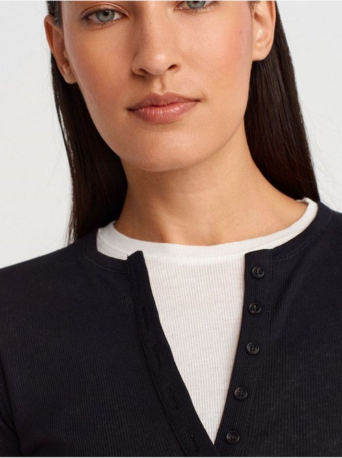DILVIN T-shirt Femme En Coton À Col V Et Patte De Boutonnage - Kiabi DILVIN T-shirt Femme En Coton À Col V Et Patte De Boutonnage - Kiabi