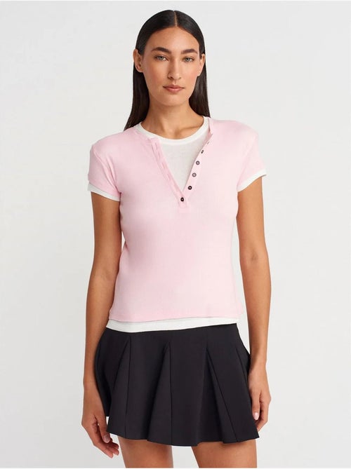 DILVIN T-shirt Femme En Coton À Col V Et Patte De Boutonnage - Kiabi DILVIN T-shirt Femme En Coton À Col V Et Patte De Boutonnage - Kiabi