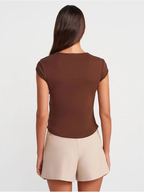DILVIN T-shirt Femme En Coton, Coupe Ajustée, Col Rond - Kiabi DILVIN T-shirt Femme En Coton, Coupe Ajustée, Col Rond - Kiabi