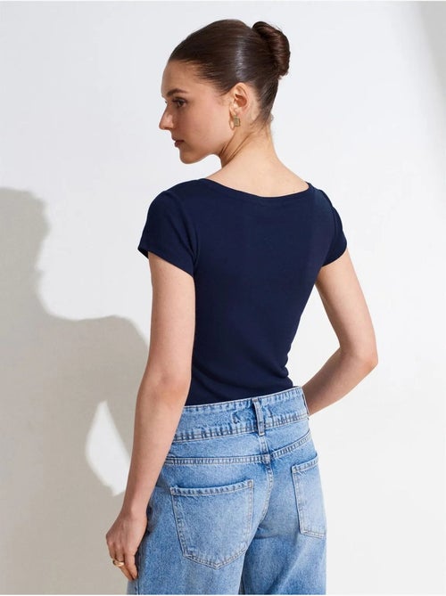 DILVIN T-shirt Femme En Coton, Coupe Slim, Col Rond - Kiabi DILVIN T-shirt Femme En Coton, Coupe Slim, Col Rond - Kiabi