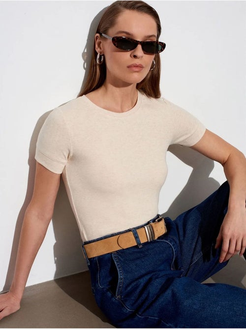 DILVIN T-shirt Femme Slim À Col Rond - Kiabi DILVIN T-shirt Femme Slim À Col Rond - Kiabi