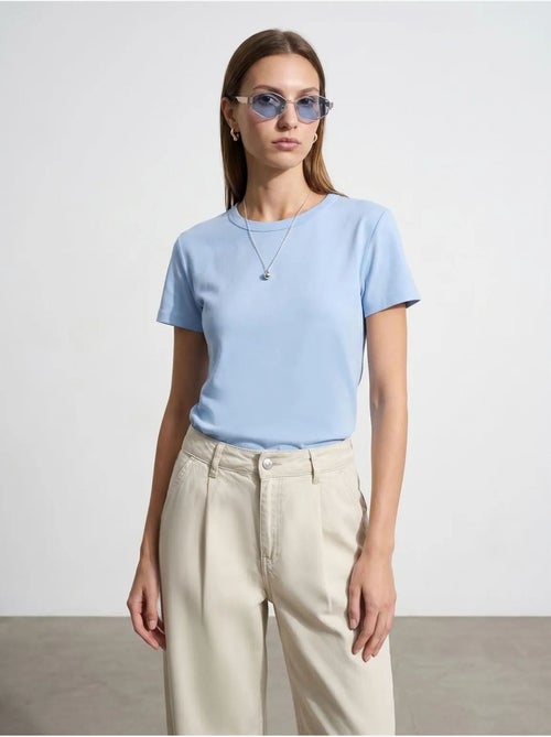 DILVIN T-shirt femme uni à col rond - Kiabi DILVIN T-shirt femme uni à col rond - Kiabi