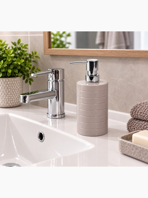 Distributeur de savon urban strie - Kiabi Distributeur de savon urban strie - Kiabi