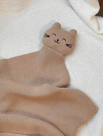 Doudou bébé en tricot Hello Baby
