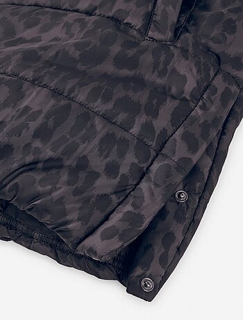 Doudoune à capuche et imprimé léopard