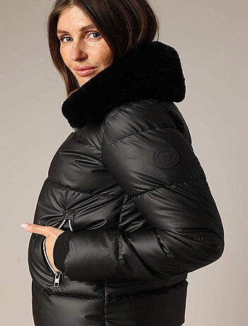 Doudoune avec col chaud amovible
'Deeluxe'