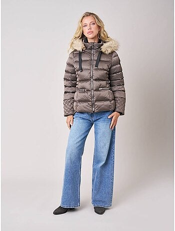 Doudoune femme avec capuche imitation fourrure 'deeluxe'