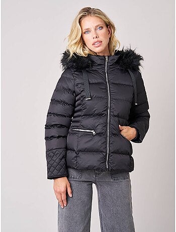 Doudoune femme avec capuche imitation fourrure 'Deeluxe'
