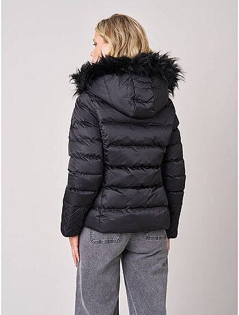 Doudoune femme avec capuche imitation fourrure 'Deeluxe'