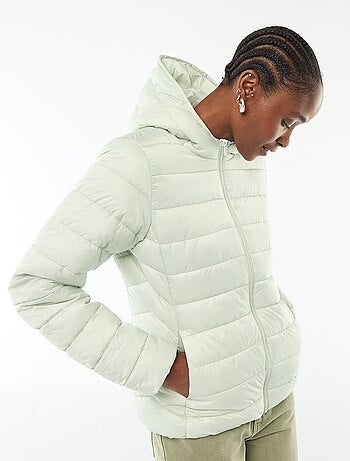 Doudoune légère à capuche unie