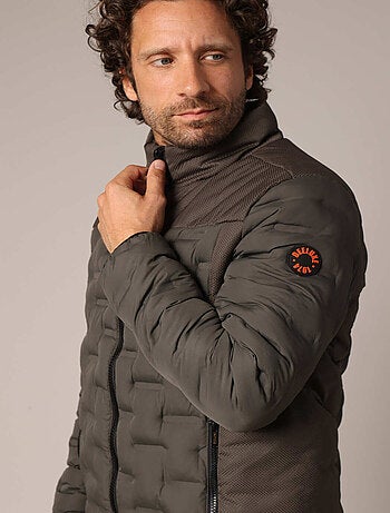 Doudoune matelassée à col montant
'Deeluxe'