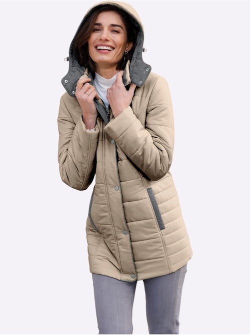 Doudoune matelassée avec capuche amovible et poches pratiques - taille standard - moda vilona - Kiabi Doudoune matelassée avec capuche amovible et poches pratiques - taille standard - moda vilona - Kiabi