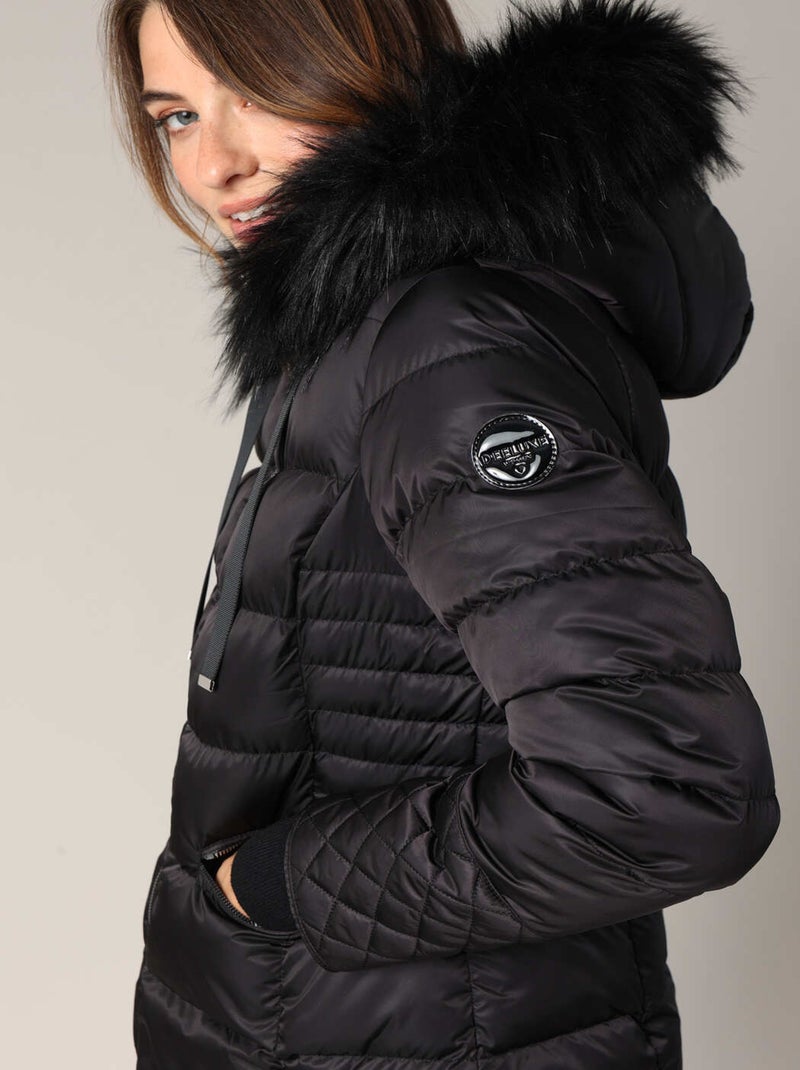 Doudoune matelassée avec capuche en imitation fourrure
 'Deeluxe' Bordeaux - Kiabi