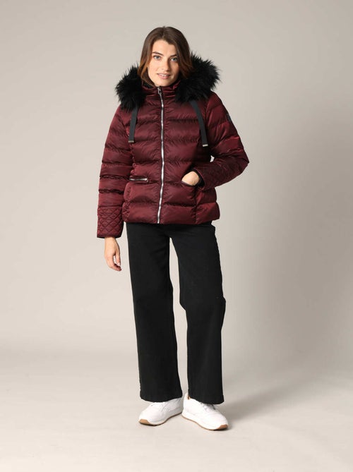 Doudoune matelassée avec capuche en imitation fourrure
 'Deeluxe' - Kiabi