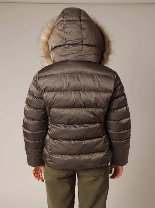 Doudoune matelassée avec capuche en imitation fourrure
 'Deeluxe' - Kiabi