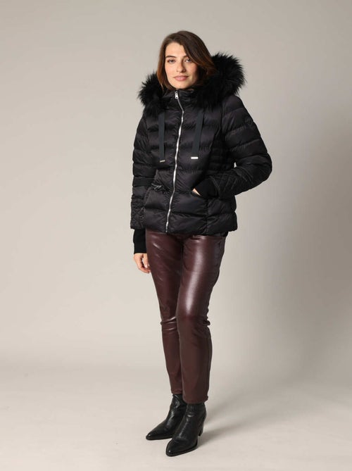 Doudoune matelassée avec capuche en imitation fourrure
 'Deeluxe' - Kiabi