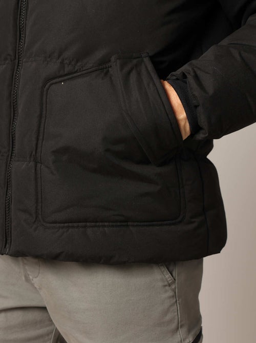 Doudoune matelassée avec capuche et doublure contrastée
 'Deeluxe' - Kiabi