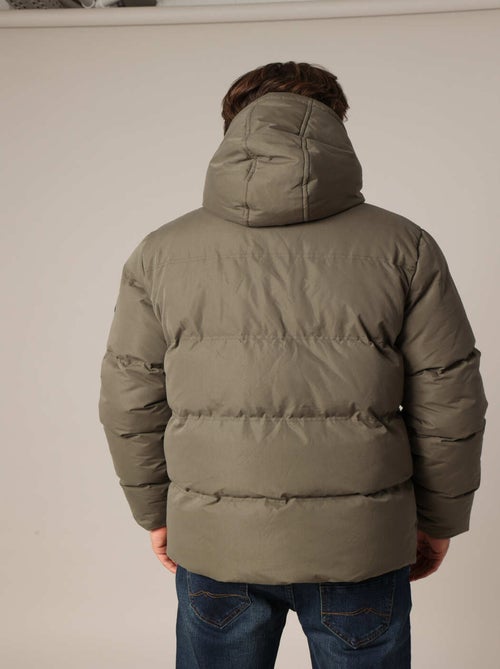 Doudoune matelassée avec capuche et doublure contrastée
 'Deeluxe' - Kiabi