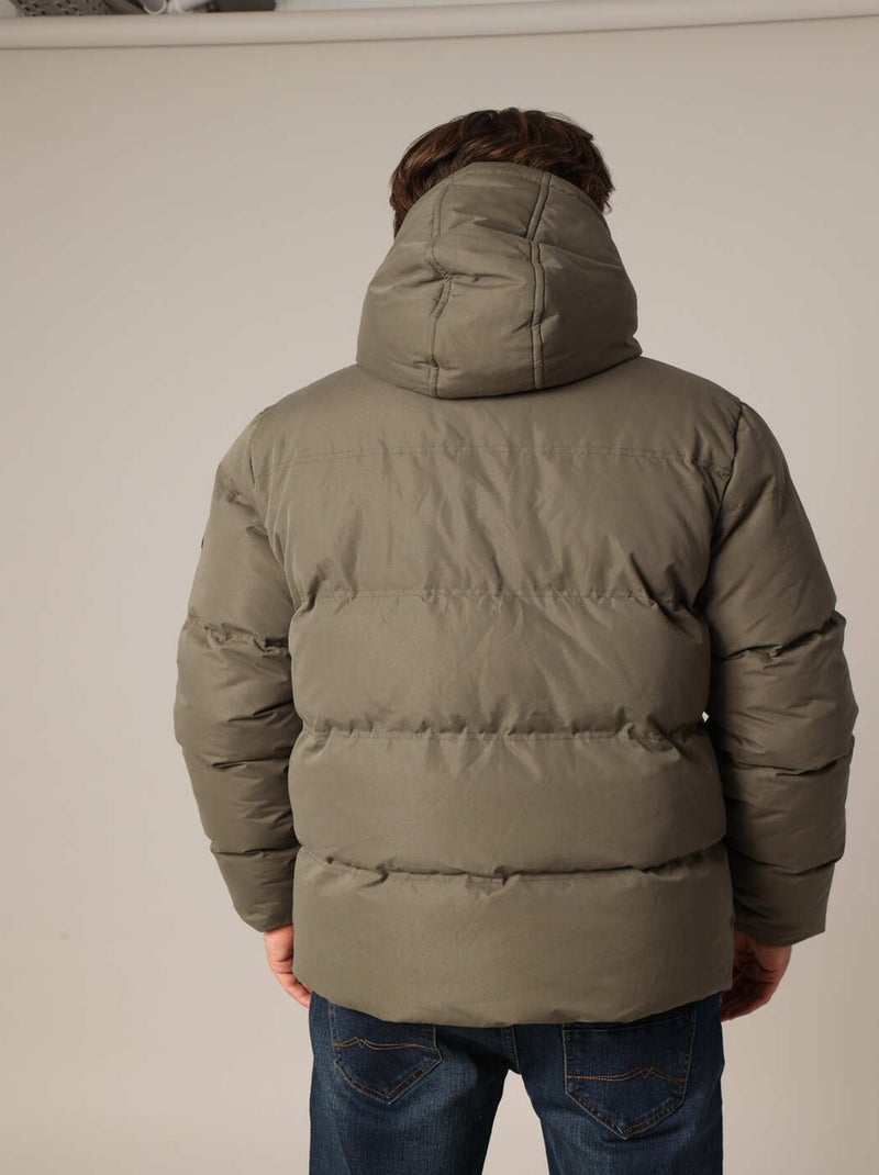 Doudoune matelassée avec capuche et doublure contrastée
 'Deeluxe' Vert bouteille - Kiabi