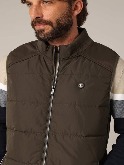 Doudoune matelassée zippée sans manches
 'Deeluxe' - Kiabi