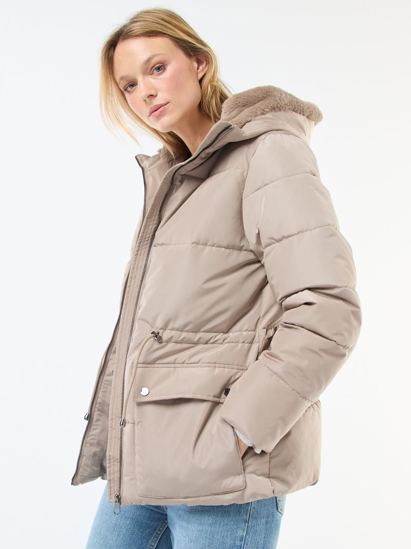 Doudoune mi-longue matelassée à capuche Beige Femme